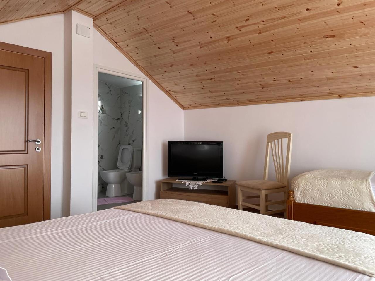 Guesthouse & Hospitality Берат Екстер'єр фото
