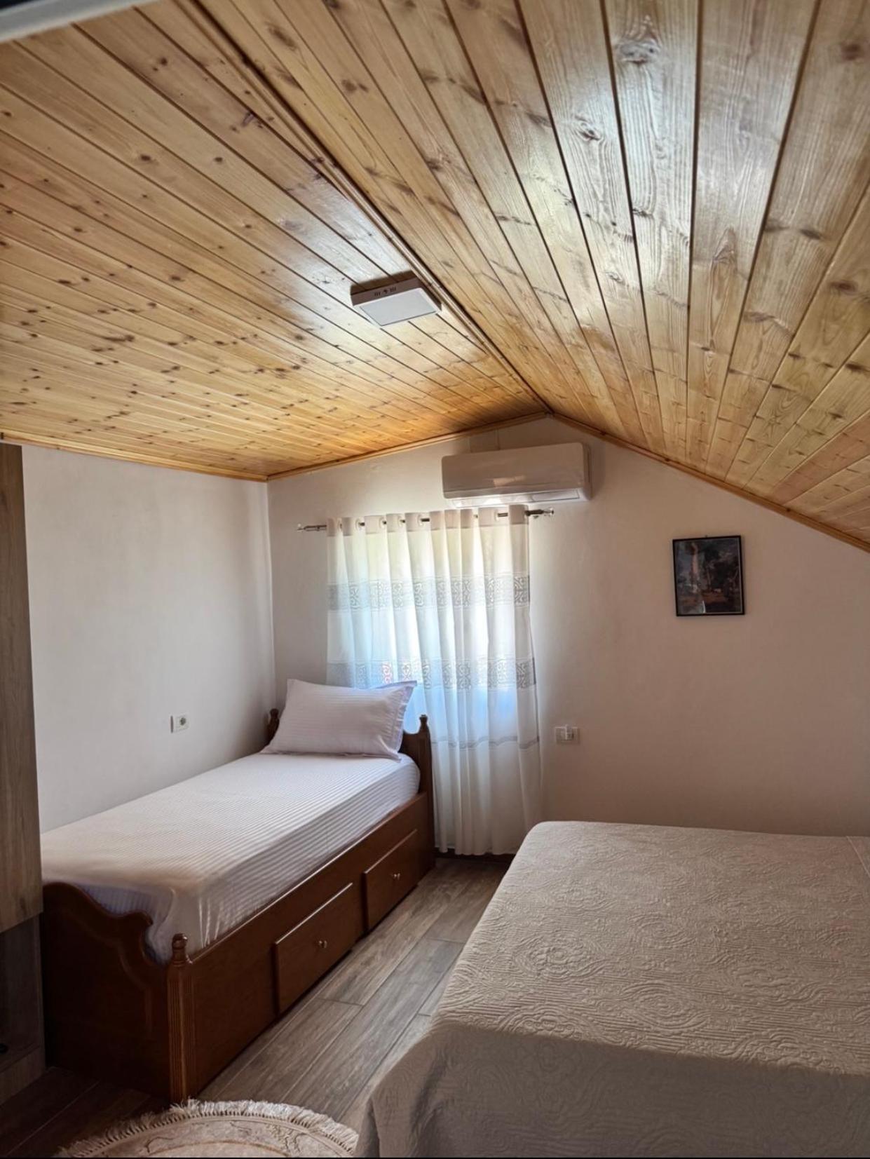 Guesthouse & Hospitality Берат Екстер'єр фото