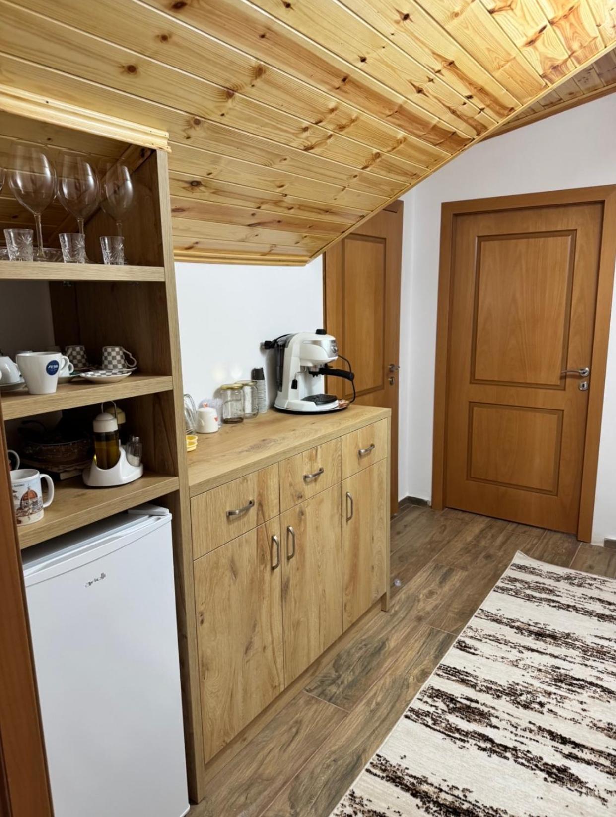 Guesthouse & Hospitality Берат Екстер'єр фото